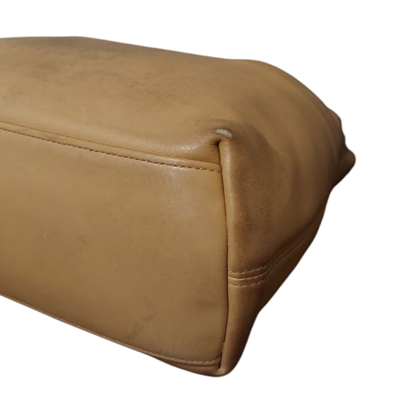 Coach Vintage Leather Shoulder Bag - Picture 5 of 9